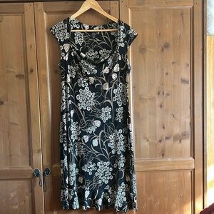 BCBG MAXAZRIA Floral Pattern Dress size: Med